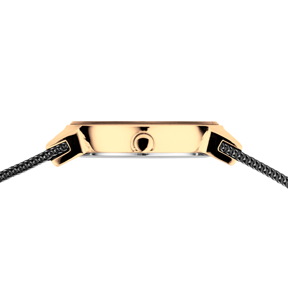 Zijprofiel van het horloge met roségouden kast, helder wijzerplaat en zwart mesh-bandje