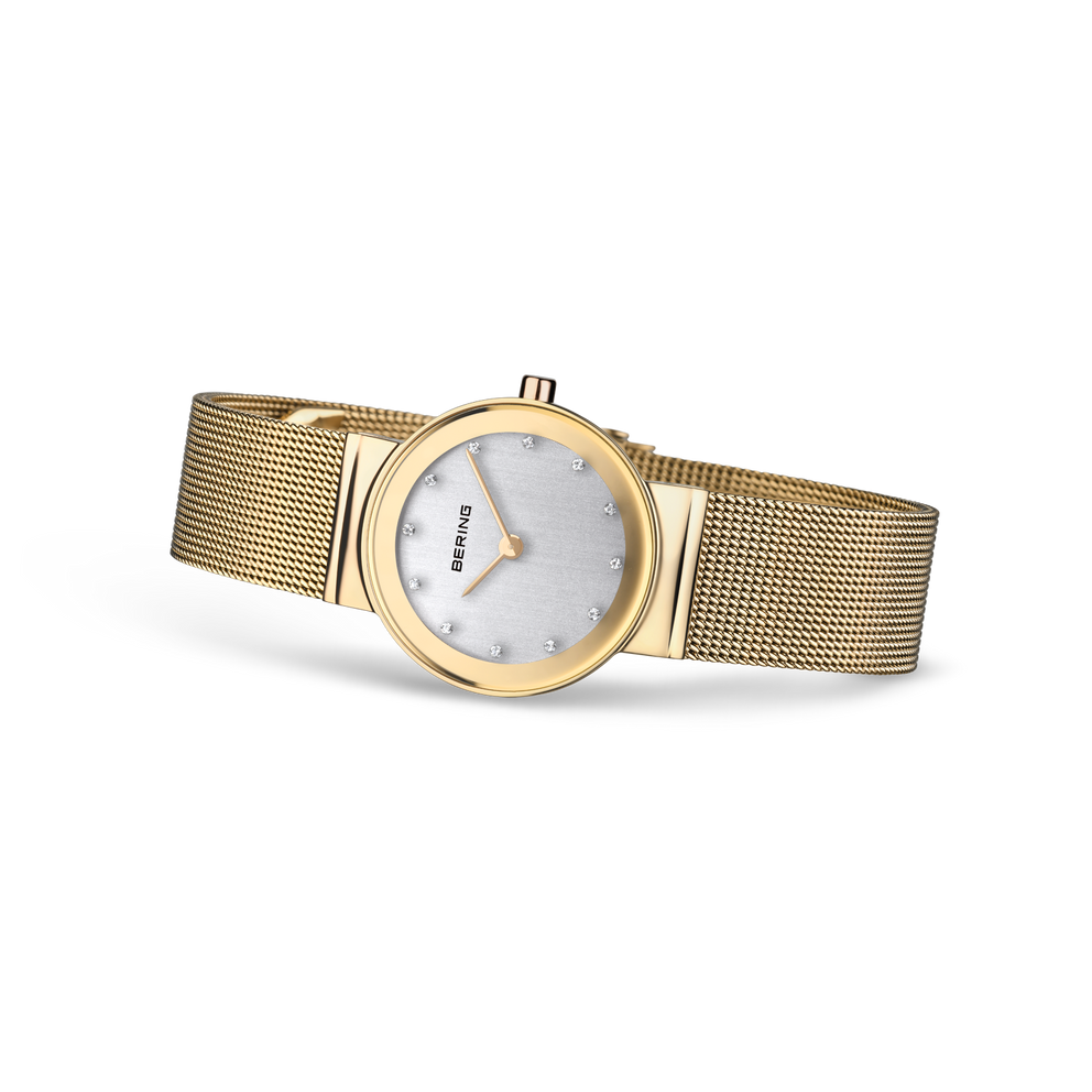 Goudkleurig horloge met mesh band in schuine weergave