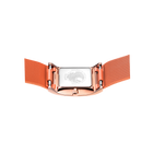 Reloj de pulsera con caja de oro rosa y correa de malla naranja, fotografiado desde arriba con correa extendida