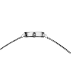 Montre en acier inoxydable avec boîtier rectangulaire et bracelet à mailles, vue de profil de dessus
