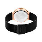 Orologio BERING visto da dietro con cassa oro rosa e cinturino mesh nero