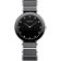 Orologio rotondo nero con indici a diamante, lancette bianche e cinturino in cuoio nero con ferramenta argentata.