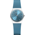 Montre BERING avec bracelet maille bleu et cadran bleu dégradé présentant des marqueurs bleus et aiguilles argentées