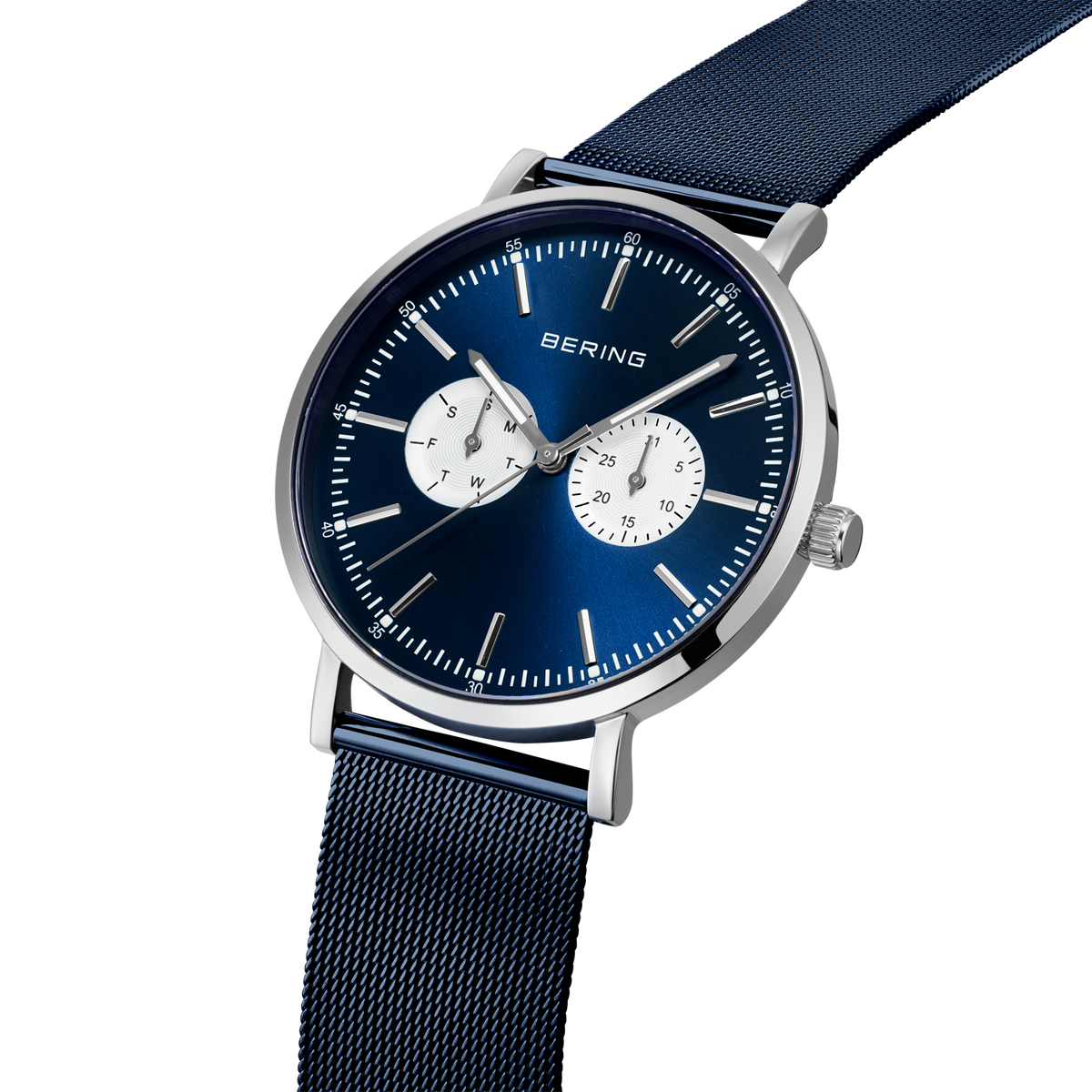 BERING chronograaf, donkerblauwe wijzerplaat, witte markeringen, twee subdials, zilveren kast en mesh-bandje.