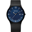 BERING-Solaruhr mit dunklem blauem Zifferblatt, arabischen Ziffern bei 12, 3, 6, 9, Datumsfenster und schwarzem Mesh-Armband.