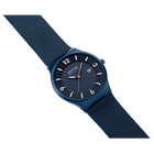 Navy BERING armbåndsur med mesh-bånd og rundt urskive med hvide timemarkeringer, skrå vinkel