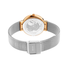 BERING-Uhr mit champagnefarbenem Gehäuse und silbernem Mesh-Band, Rückansicht mit Magnetverschluss.