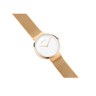 Reloj de pulsera chapado en oro rosa con esfera blanca y correa de malla, vista en ángulo