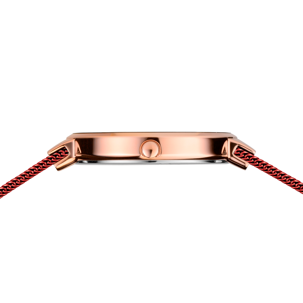 Roségouden horloge met rode getextureerde band, zijkant toont behuizing en kroon