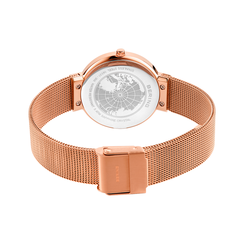 Roségoldene Meshband-Uhr mit Weltkartenzifferblatt, von hinten
