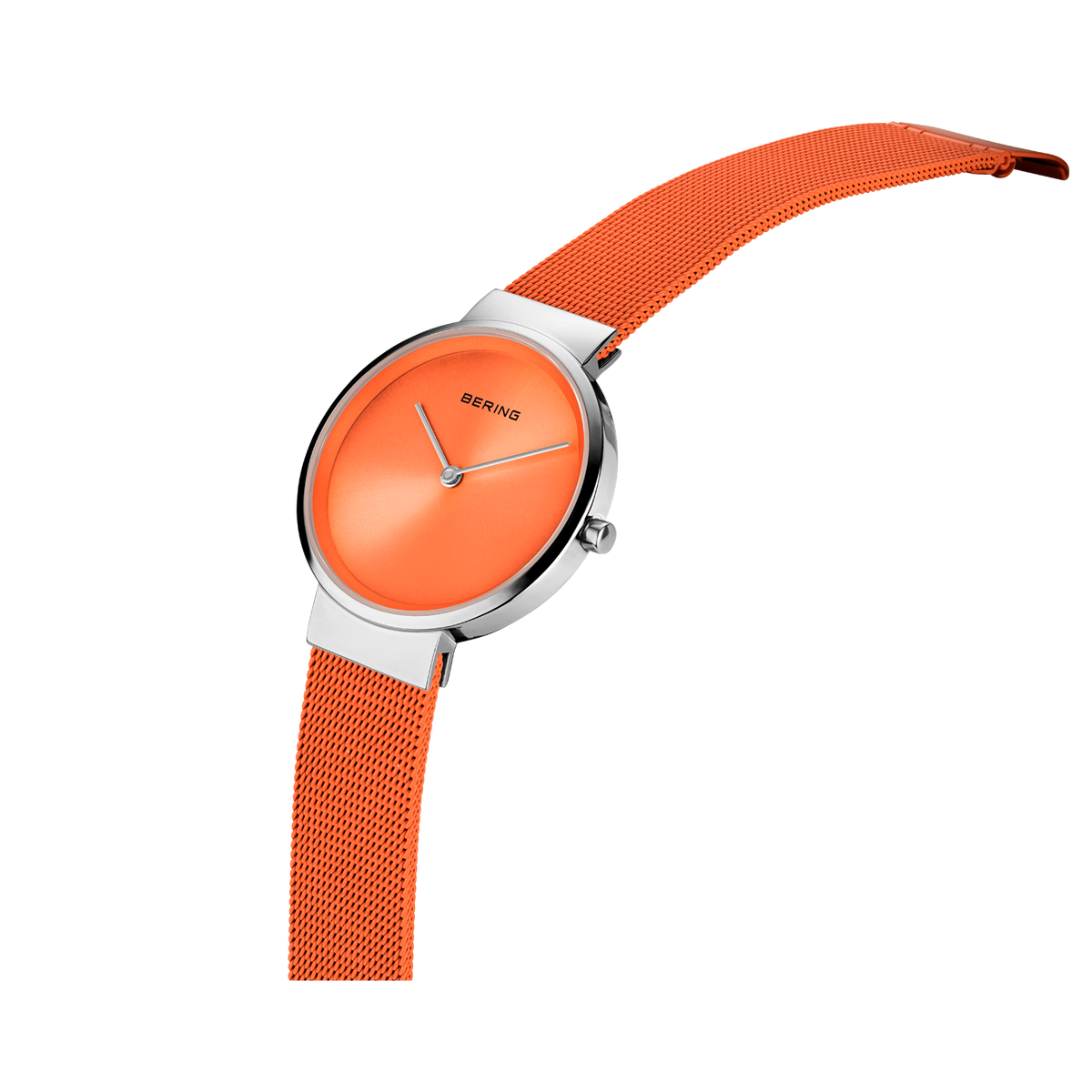 Orologio BERING con quadrante arancione, cassa in argento e cinturino tessile arancione in scorcio.