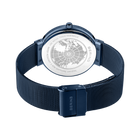 Caseback de reloj con grabado de mapa mundial en caja blanca y pulsera malla azul oscuro