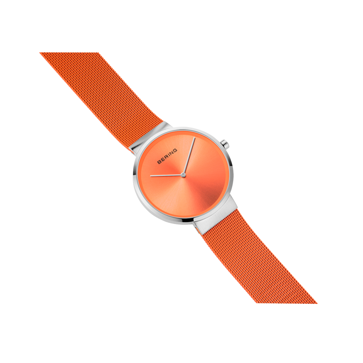 Reloj de pulsera con esfera naranja, caja plateada y correa textil a juego.