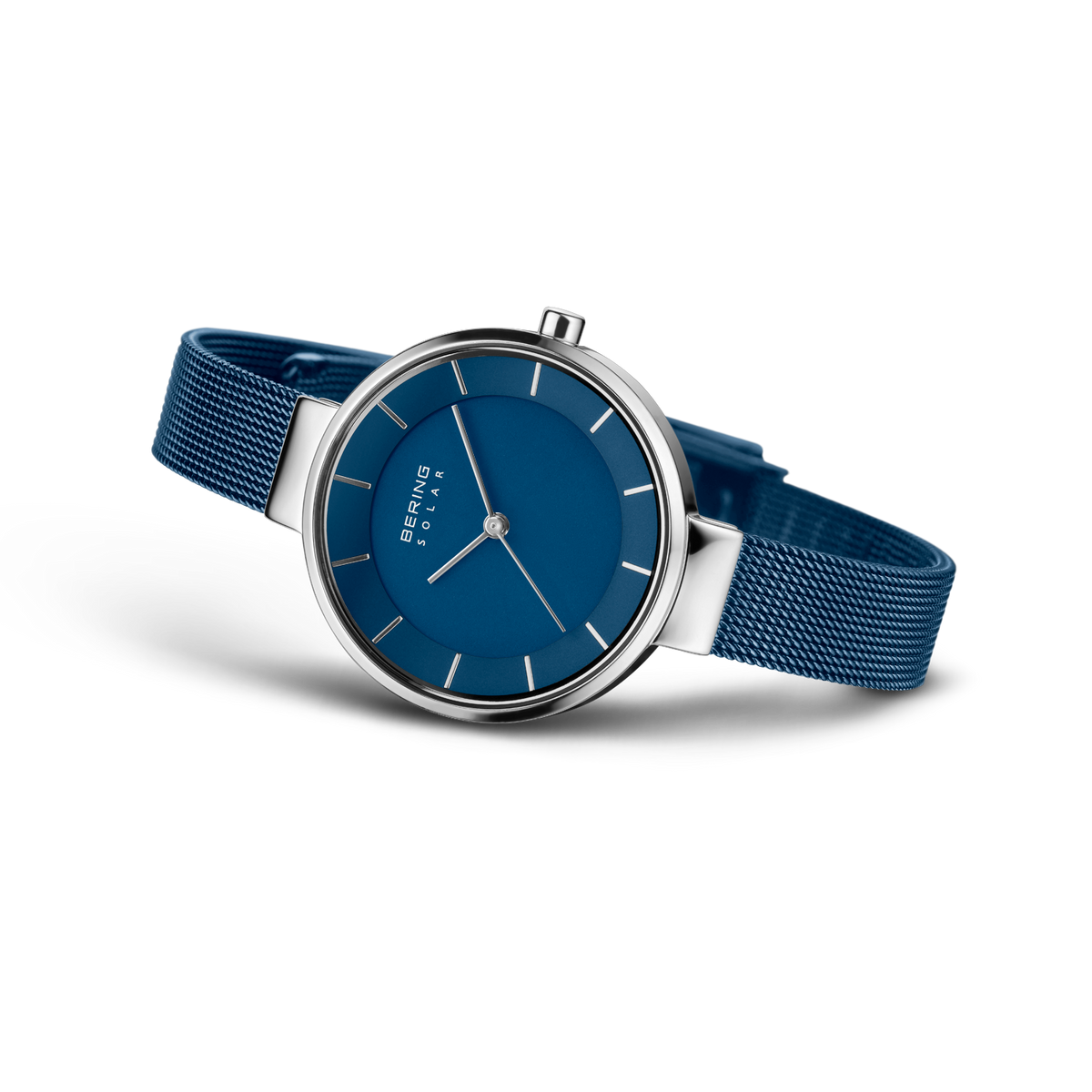 Orologio da polso BERING con quadrante blu scuro e cassa argentata, cinturino mesh blu