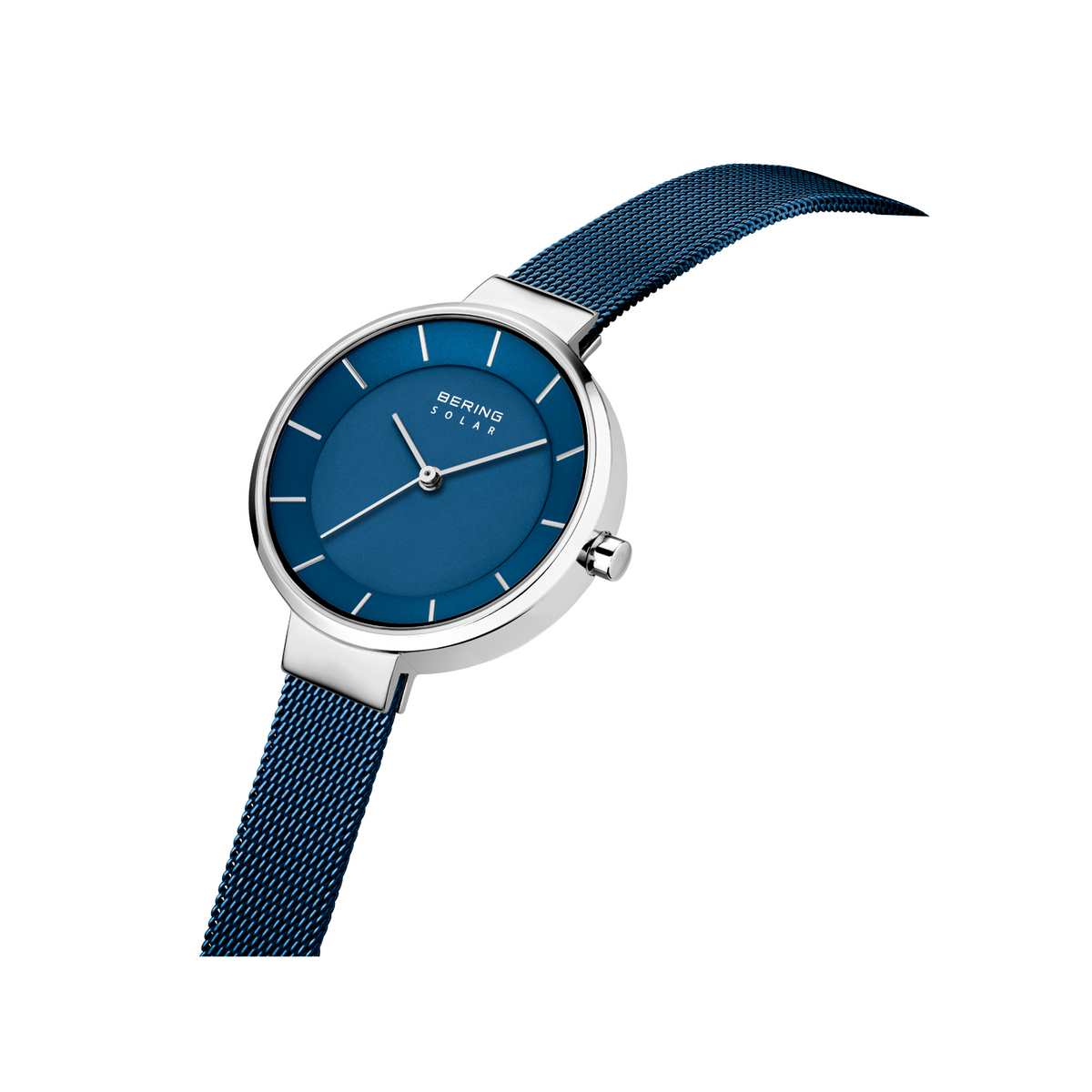 Orologio da polso con quadrante blu scuro, cassa argentata e cinturino in tessuto blu.