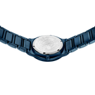 Zilvergekleurde horloge-achterkant met gegraveerd motief, omgeven door donkerblauw gesegmenteerd bandje