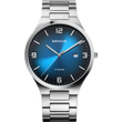 Reloj de titanio con pulsera plateada, esfera azul oscuro con gradiente, diseño minimalista, vista frontal