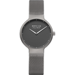 Graue BERING Armbanduhr mit minimalistischem Zifferblatt und passendem Mesh-Metallband.