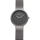 Graue BERING Armbanduhr mit minimalistischem Zifferblatt und passendem Mesh-Metallband.
