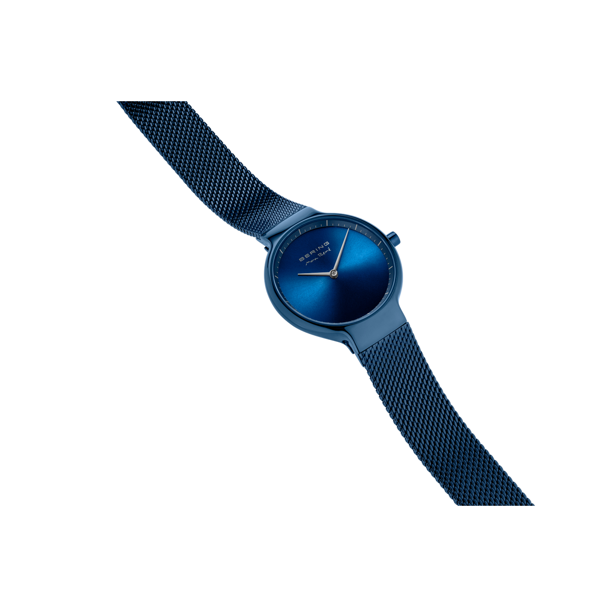 Blauw BERING horloge 15531-397 schuine weergave met mesh band en wijzerplaat
