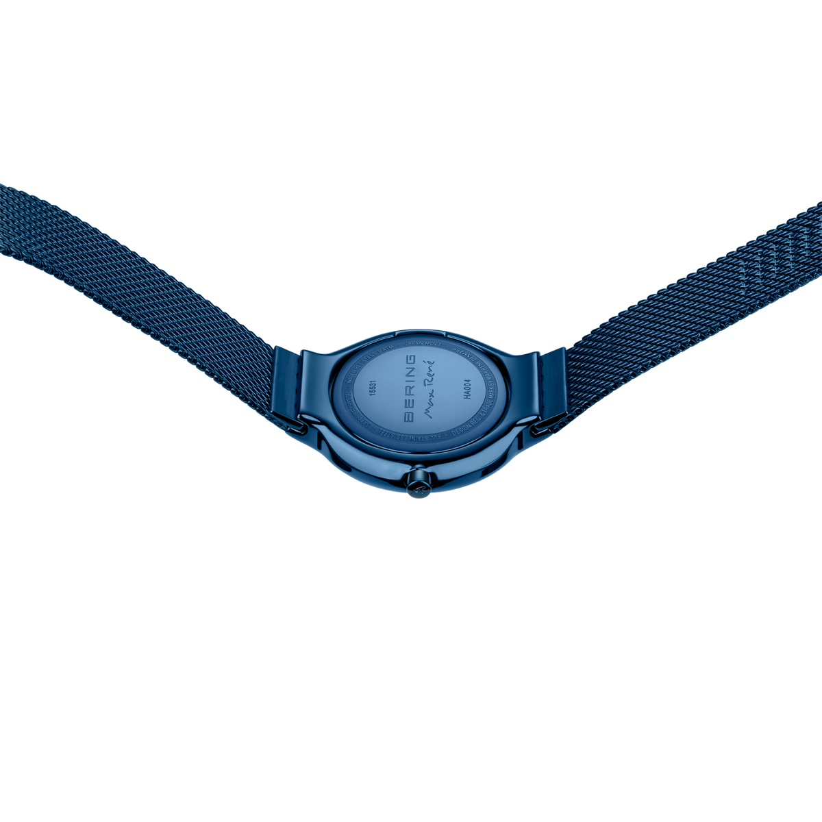 Achterkant van het horloge met donkerblauwe mesh band en gravering