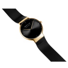 BERING armbåndsur i guldfarve med minimalistisk sort urskive og sort mesh-strop, fotograferet fra siden