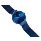 Stålblå armbåndsur med mesh-rem i diagonal visning, urskive og rem synligt.