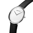 Ur med rundt hvidt urskive, sort læderrem og minimalistiske timemarkører, vist fra tre-kvarts vinkel.
