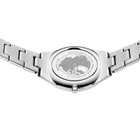 Sølvtonarmbandsur med metallinket armbånd, fotograferet fra oven.