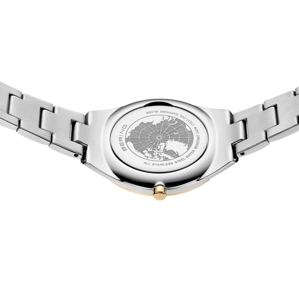BERING armbåndsur med rundt stålfodral og lederkæde, fotograferet fra oven med transparent urskive og kortgrafik