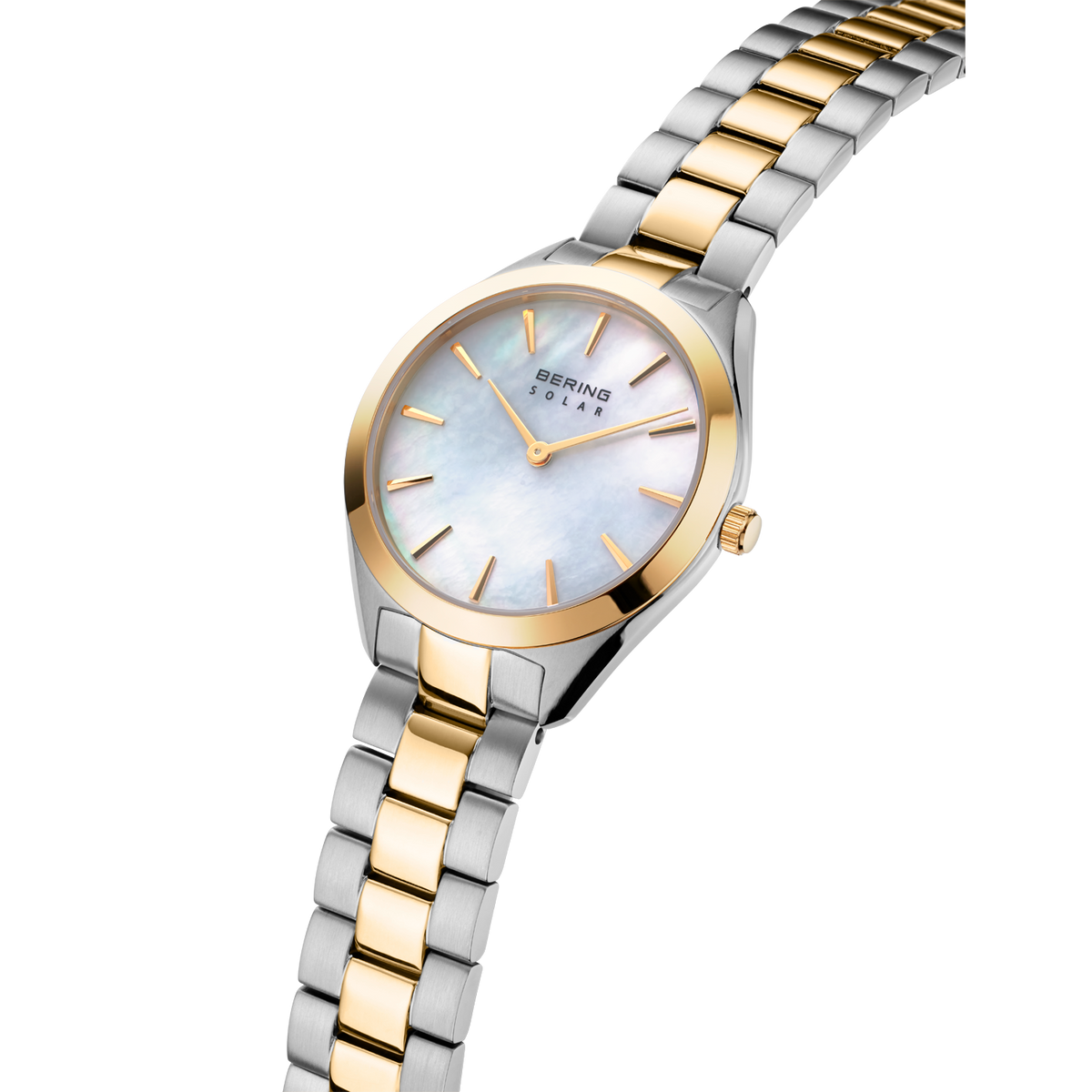 Orologio BERING bicolore con quadrante azzurro chiaro, cassa argento e oro e cinturino coordinato in visuale angolata.