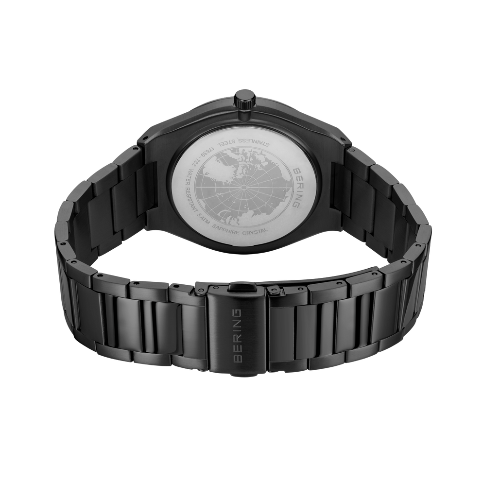Reloj BERING 17639-722 visto desde atrás con caja y correa de metal negro