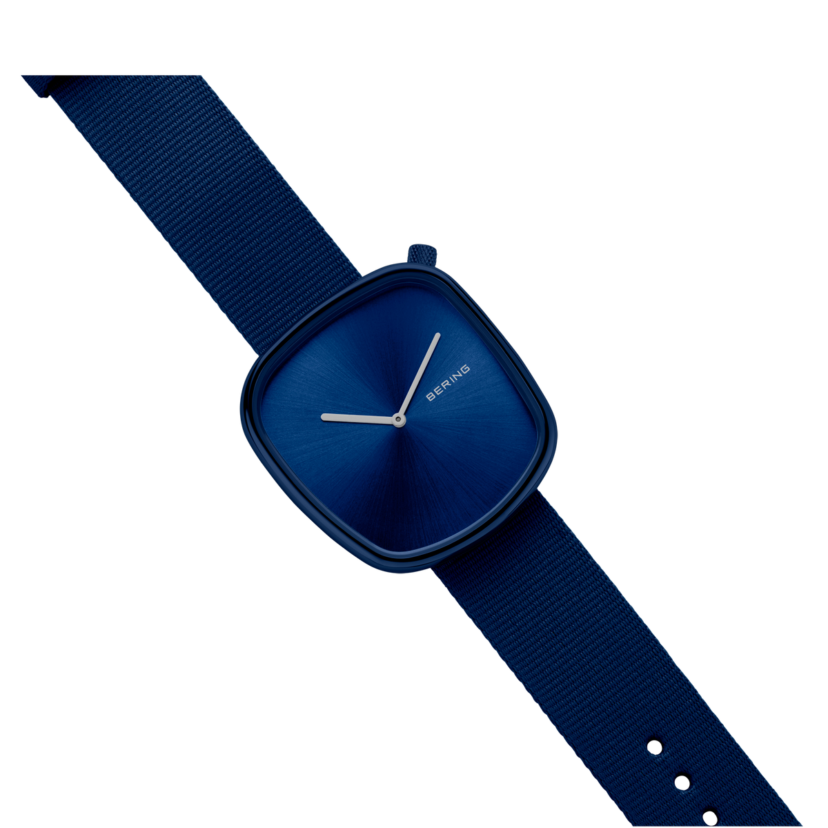 Montre carrée à cadran bleu avec bracelet cuir foncé, vue en angle trois quarts