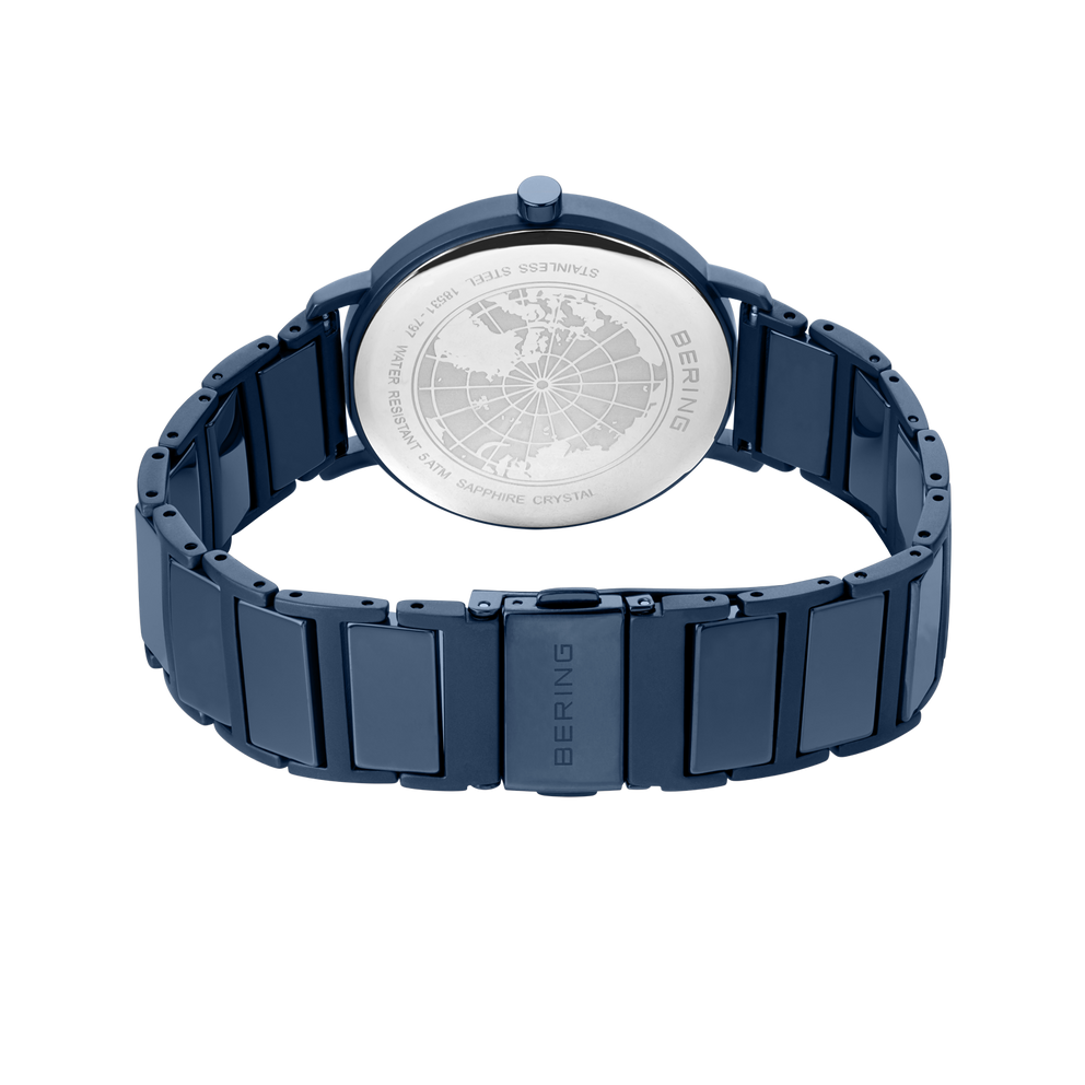 BERING-Armbanduhr von hinten mit weißem Zifferblatt und dunkelbauem Stahlarmband