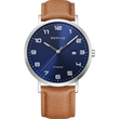 Montre BERING avec cadran bleu marine, chiffres blancs, guichet de date, acier argenté et bracelet cuir marron.